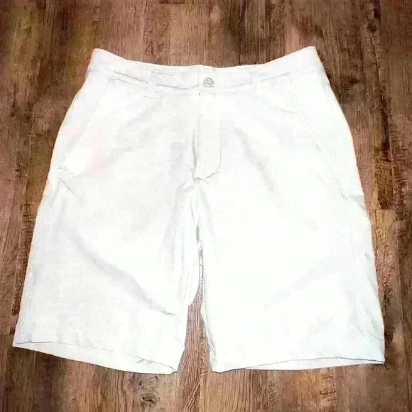 UA under Armour khaki polyester golf shorts - 32 - Picture 1 of 4